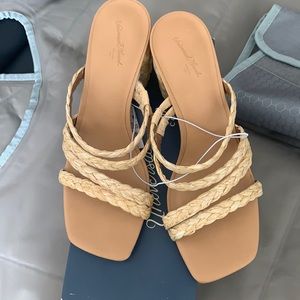 NWT Universal thread heels
